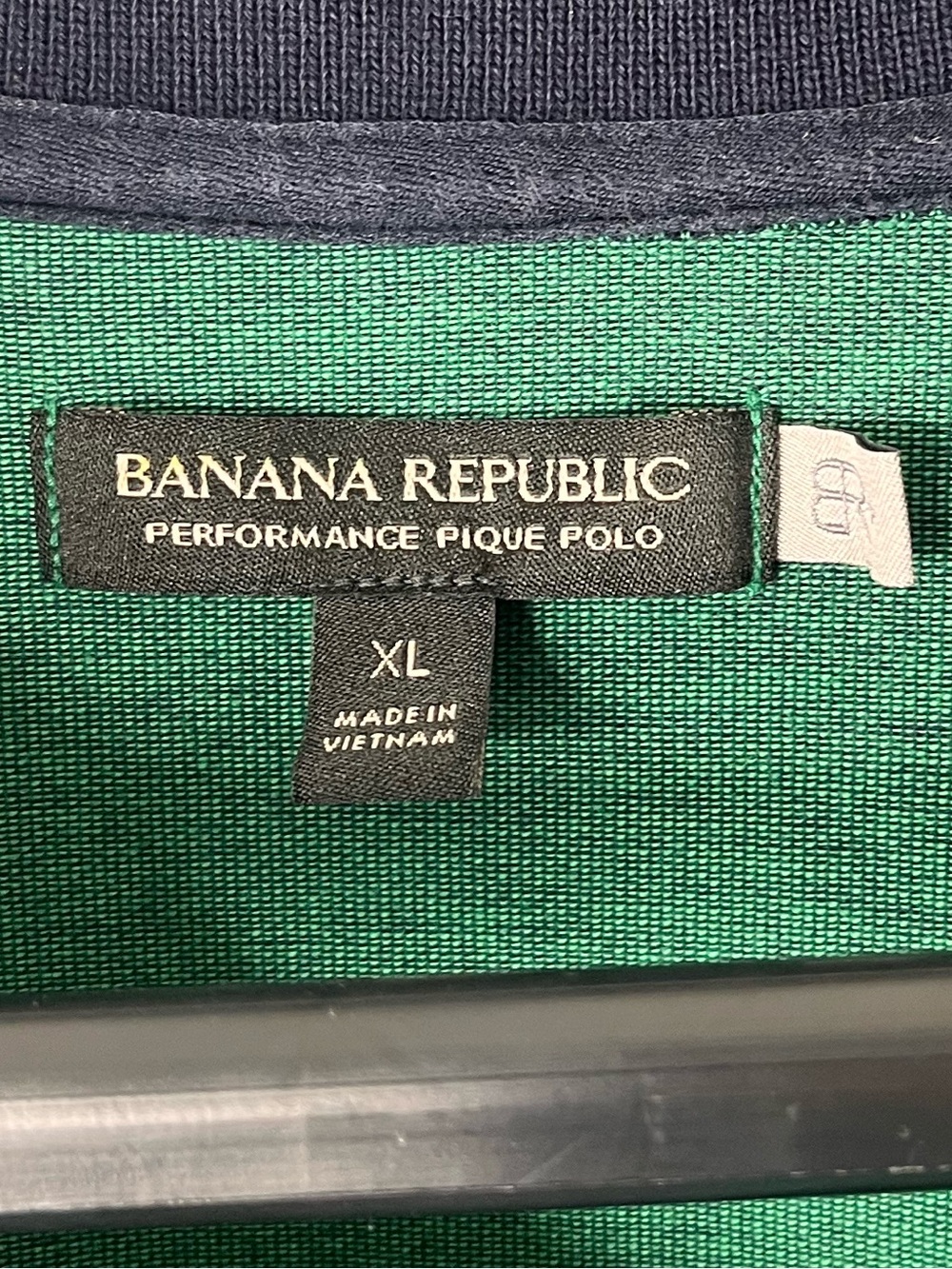 ✨ Banana Republic Shirt ✨
Classic casual style with a clean modern look 🔥 - Picture 4 of 9
